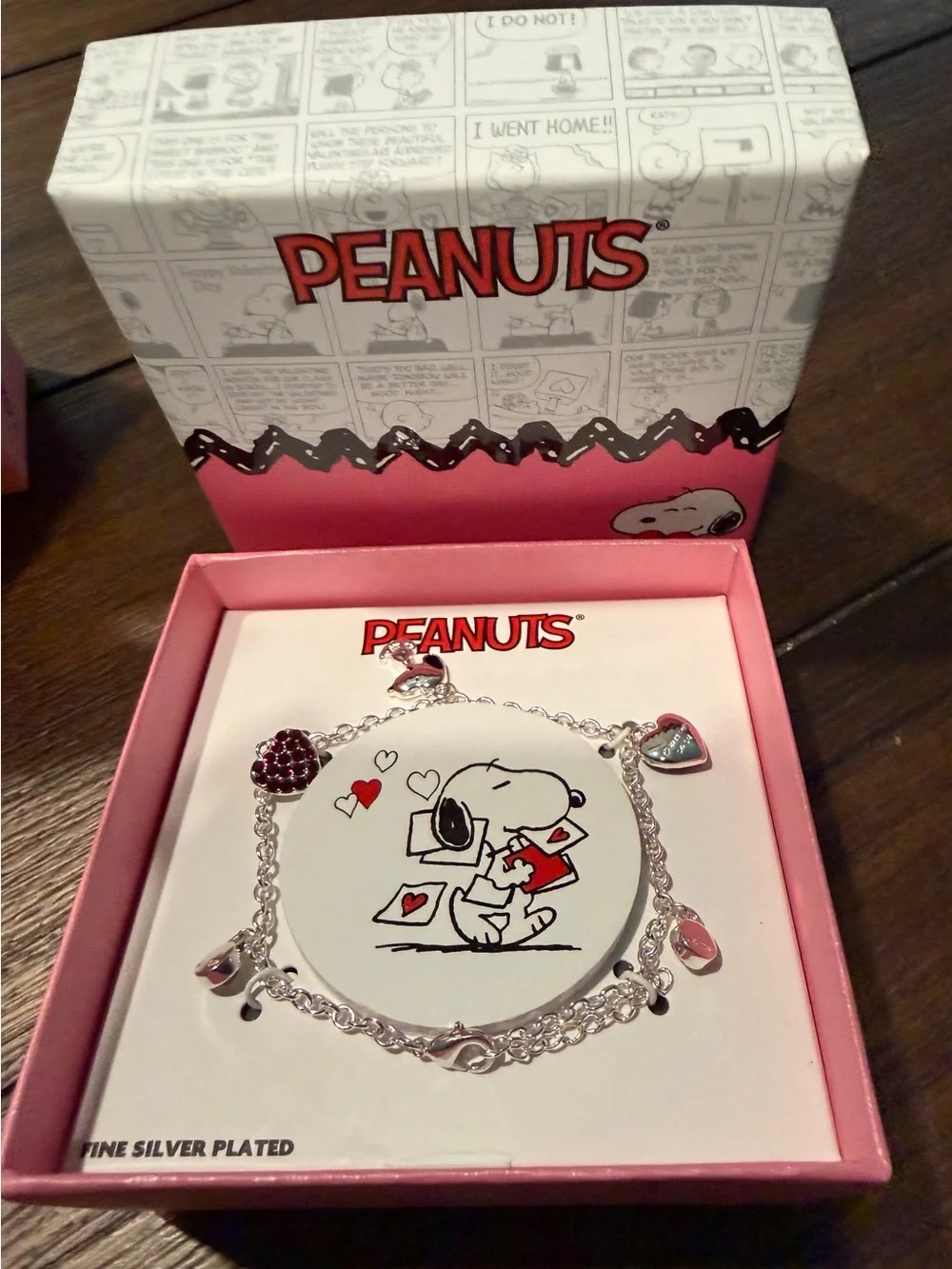 Peanuts NIP Snoopy Set: Silver Plated Charm Bracelet & Collagen Cleansing Foam